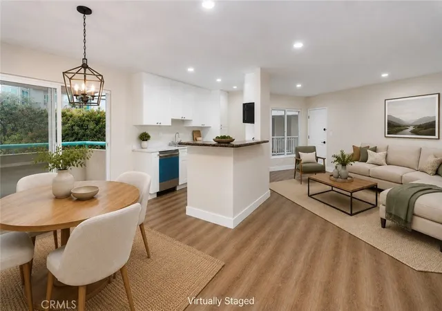 3rd image of 5320 Zelzah Ave #201, Encino, CA 91316 | MLS# SR26125049