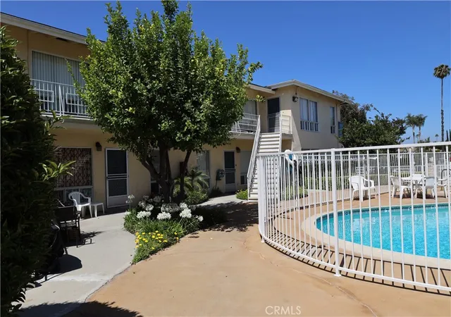 Listing Photo 4 - Condo for sale in building located at 935 S Trident St, Anaheim, CA 92804