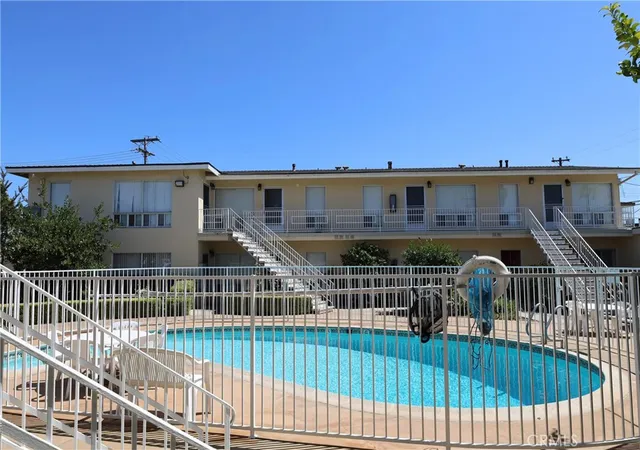 Listing Photo 5 - Condo for sale in building located at 935 S Trident St, Anaheim, CA 92804