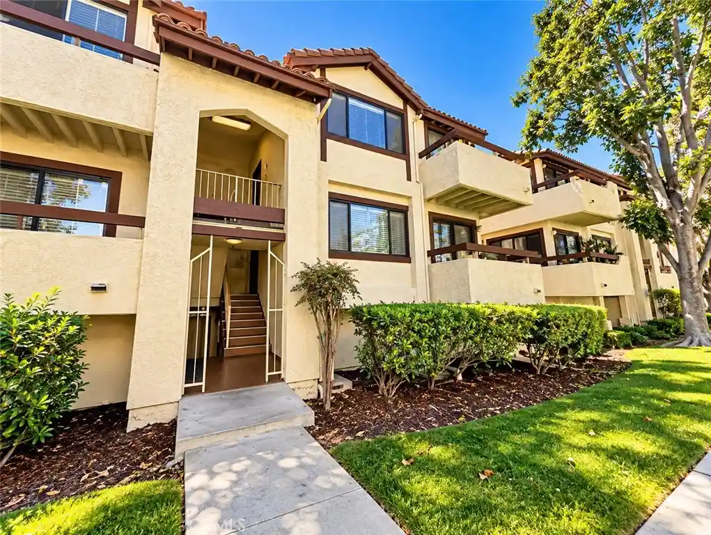Condo for sale at 18105 Sundowner Way #978, Canyon Country, CA 91387 | MLS# SR26125329
