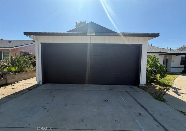 Homes for sale in Reseda, CA | 7931 Newcastle Ave, Reseda, CA 91335 | MLS# CV26117363