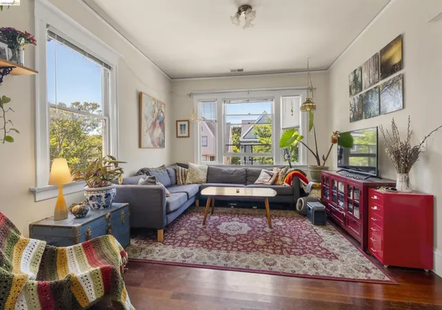 2nd image of 1032 Magnolia St, Oakland, CA 94607 | MLS# 41137692