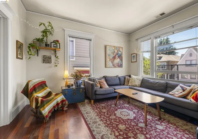 3rd image of 1032 Magnolia St, Oakland, CA 94607 | MLS# 41137692
