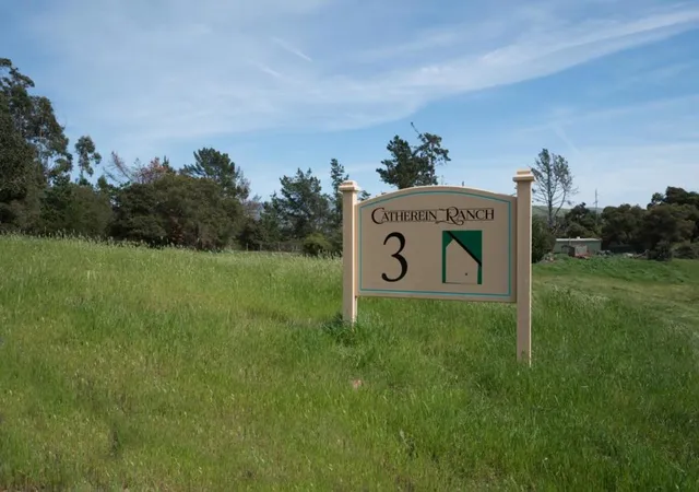 1st image of 9005 Hidden Canyon Rd, Salinas, CA 93907 | MLS# ML82050335