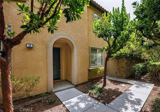 Photo 1 of Townhouse for sale at 25 Corte Garrucha, San Clemente, CA 92673 | MLS# OC26125385 | Listing updated on 2026-09-28