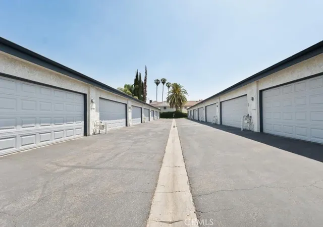 Photo 3 of Sale Pending at 19231 Sherman Way #25, Reseda, CA 91335 | MLS# SR26125569 | Listing updated on 2026-09-30