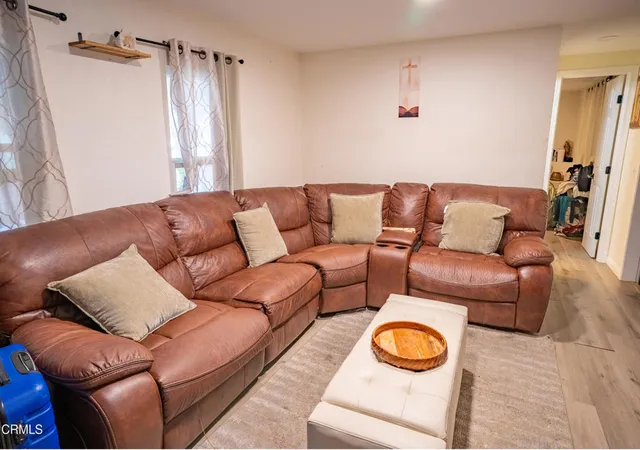 2nd image of 21 Via Rosal #21, Camarillo, CA 93012 | MLS# V1-36899
