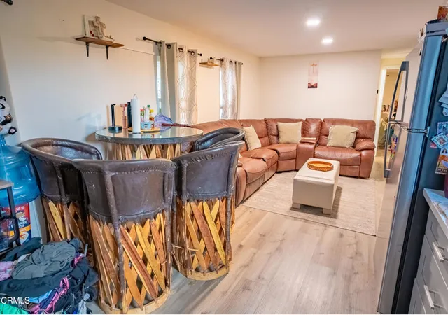 3rd image of 21 Via Rosal #21, Camarillo, CA 93012 | MLS# V1-36899