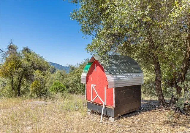 4th image of 149 Acres Old Yosemite Rd, Oakhurst, CA 93644 | MLS# MP26125652
