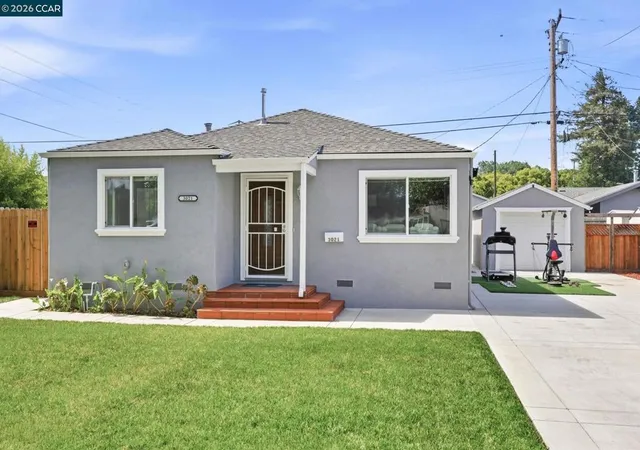 Photo 3 of Sale Pending at 3021 Georgia St, Vallejo, CA 94591 | MLS# 41137704 | Listing updated on 2026-09-16