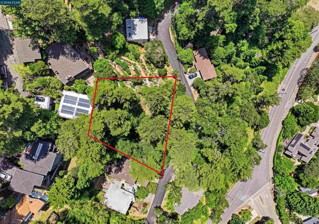 1st image of 6716 Gunn Dr, Oakland, CA 94611 | MLS# 41137712