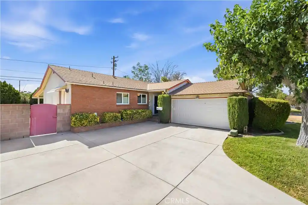 Photo 1 of Sale Pending at 44421 Lowtree Ave, Lancaster, CA 93534 | MLS# SR26123953 | Listing updated on 2026-07-22