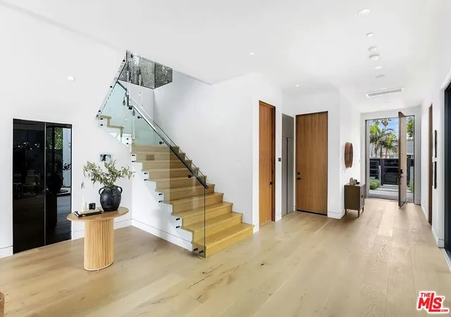 3rd image of 14657 Addison St, Sherman Oaks, CA 91403 | MLS# 26845253