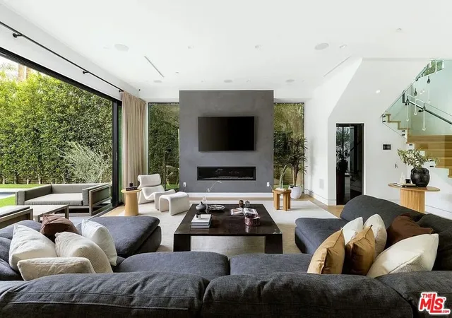 4th image of 14657 Addison St, Sherman Oaks, CA 91403 | MLS# 26845253