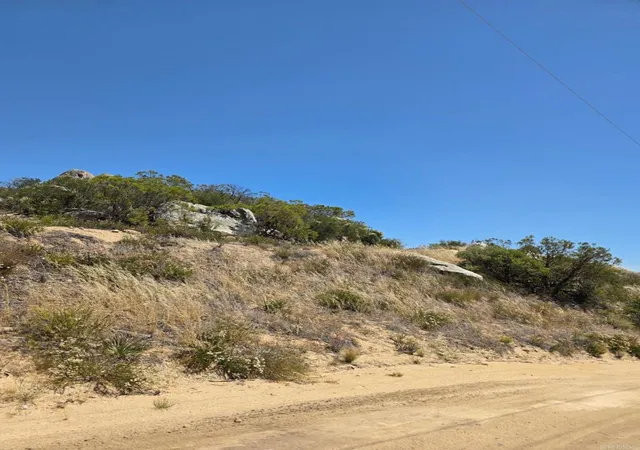 3rd image of 789 Crazy Horse Canyon Dr, Aguanga, CA 92536 | MLS# PTP2604433
