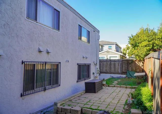 3rd image of 2127 Front St, San Diego, CA 92101 | MLS# 260013953SD