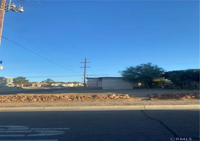 10th image of 200 S 1st, Barstow, CA 92311 | MLS# DW26124938