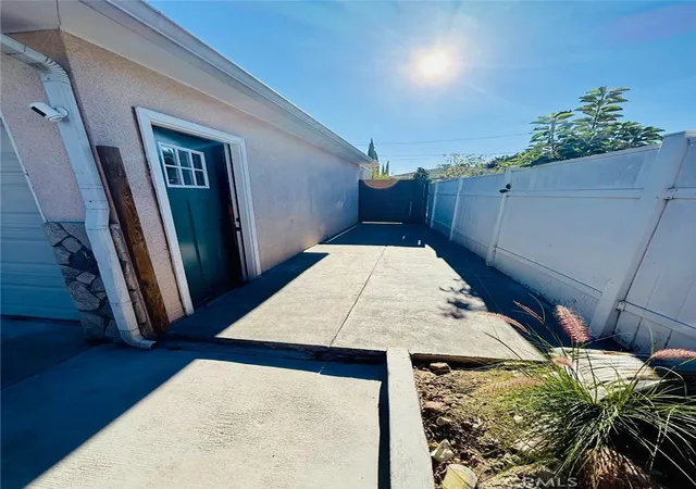 37th image of 5055 N Raton, Long Beach, CA 90807 | MLS# RS26125342