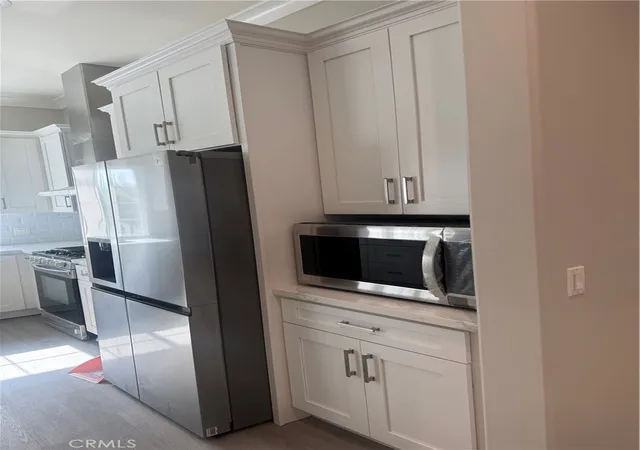 Listing Photo 5 - Condo for sale in building located at 8102 Graves Ave, Rosemead, CA 91770