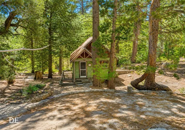 2nd image of 52915 Forest Route 4s02, Idyllwild, CA 92549 | MLS# IV26125827