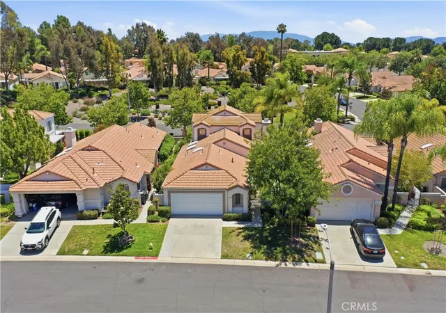 Photo 2 of Single family home for sale at 40502 Via Amapola, Murrieta, CA 92562 | MLS# SW26125898 | Listing updated on 2026-10-05