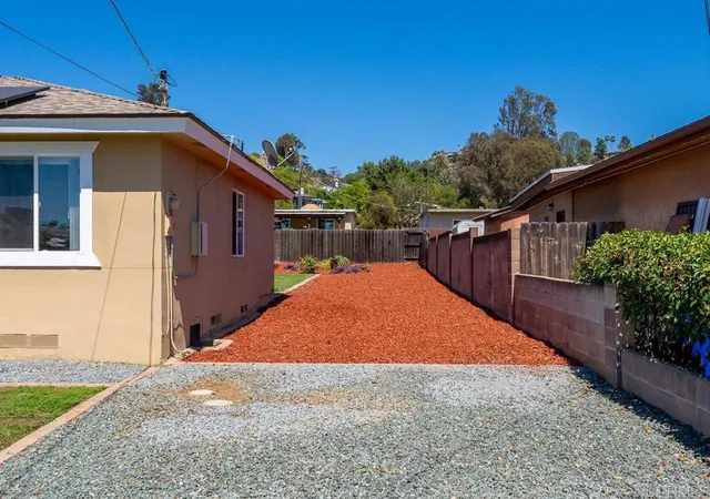 Photo 3 of Sale Pending at 943 S Anza St, El Cajon, CA 92020 | MLS# PTP2604438 | Listing updated on 2026-06-18