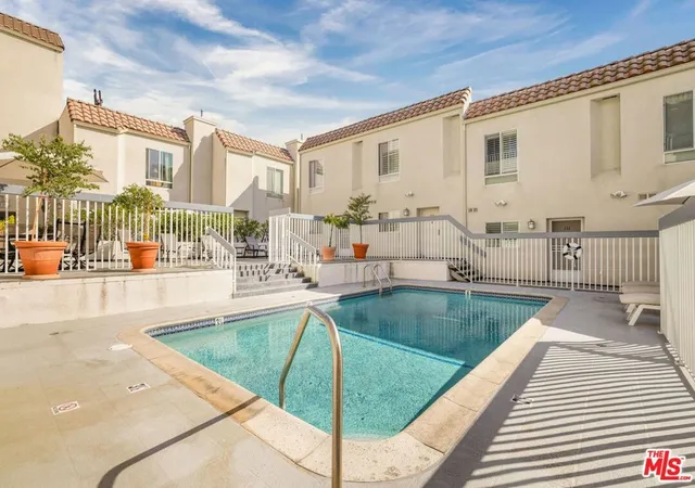 2nd image of 4242 Stansbury Ave #116, Sherman Oaks, CA 91423 | MLS# 26844753