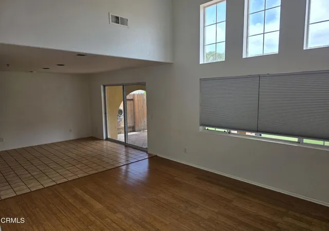 Photo 3 of Single family home for sale at 1711 Florentina Dr, Oxnard, CA 93030 | MLS# V1-36906 | Listing updated on 2026-09-28