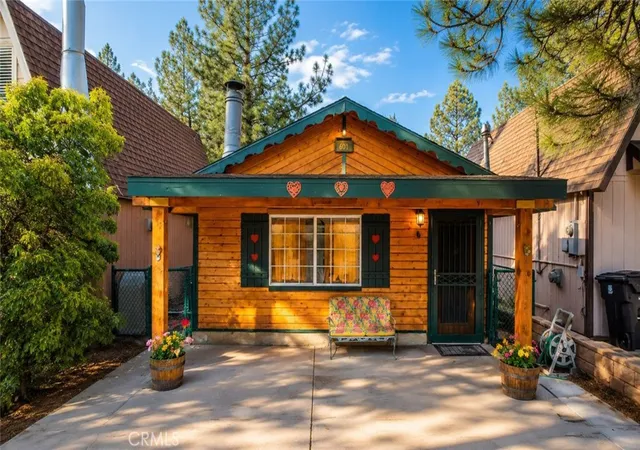 Homes for sale in Sugarloaf, CA | 601 San Bernardino, Sugarloaf, CA 92386 | MLS# CV26125924