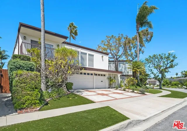 Photo 3 of Single family home for sale at 6505 S Halm Ave, Los Angeles, CA 90056 | MLS# 26844465 | Listing updated on 2026-09-06