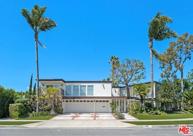 Photo 4 of Single family home for sale at 6505 S Halm Ave, Los Angeles, CA 90056 | MLS# 26844465 | Listing updated on 2026-09-06