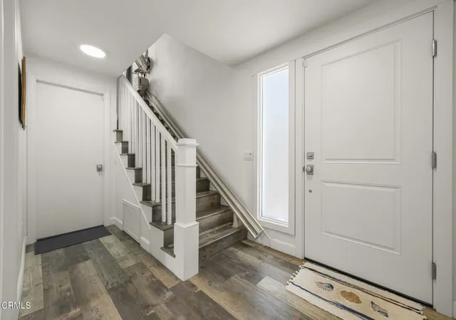 Photo 4 of Single family home for sale at 3908 Ocean Dr, Oxnard, CA 93035 | MLS# V1-36909 | Listing updated on 2026-09-18
