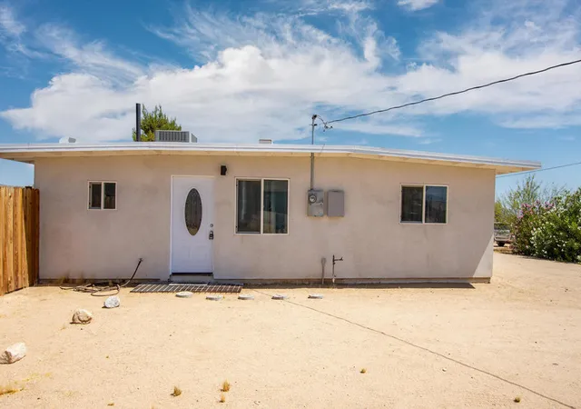 Photo 2 of Single family home for sale at 340 Cherokee Trl, Yucca Valley, CA 92284 | MLS# 219148994PS | Listing updated on 2026-10-03