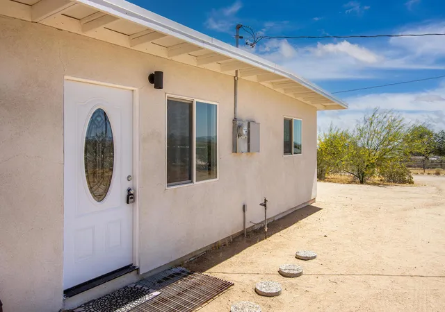 Photo 4 of Single family home for sale at 340 Cherokee Trl, Yucca Valley, CA 92284 | MLS# 219148994PS | Listing updated on 2026-10-03