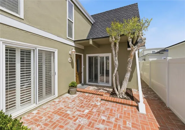 Photo 2 of Single family home for sale at 238 Walnut St, Newport Beach, CA 92663 | MLS# NP26125847 | Listing updated on 2026-09-30