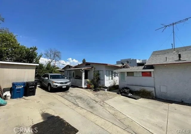 3rd image of 1319 Hollister, San Fernando, CA 91340 | MLS# SR26126176