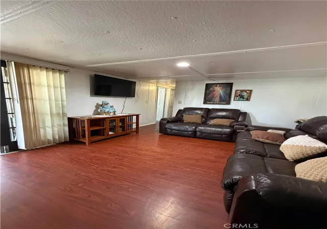 Photo 3 of Manufactured home for sale at 6475 Atlantic Ave #250, Long Beach, CA 90805 | MLS# DW26124369 | Listing updated on 2026-10-04