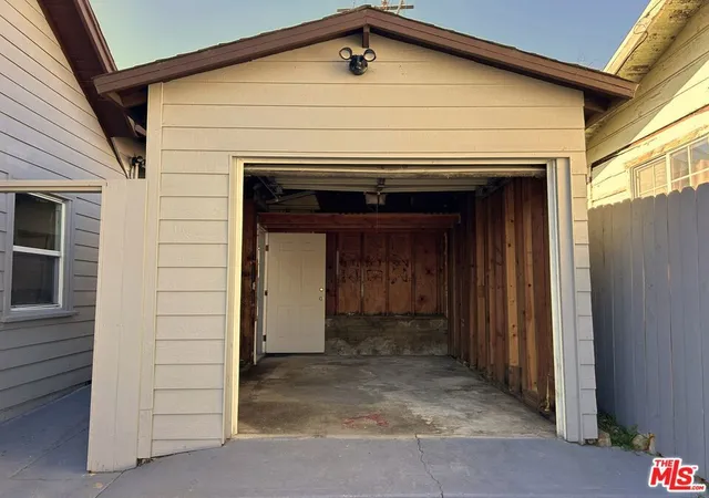 Homes for sale in Inglewood, CA | 1109 N Chester Ave, Inglewood, CA 90302 | MLS# 26845589