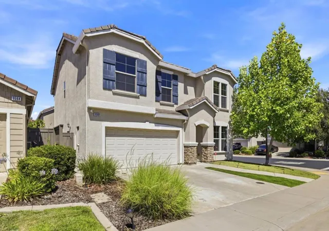 Photo 4 of Sale Pending at 3560 Trentino St, Roseville, CA 95747 | MLS# ML82050251 | Listing updated on 2026-10-07