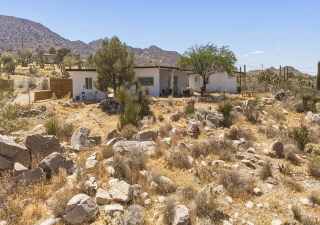 Photo 3 of Single family home for sale at 8669 Via Rocosa Rd, Joshua Tree, CA 92252 | MLS# 219149014PS | Listing updated on 2026-06-11