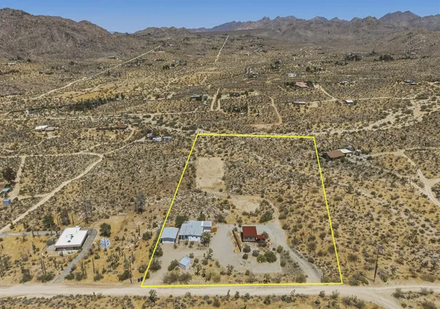 Photo 3 of Single family home for sale at 8669 Via Rocosa Rd, Joshua Tree, CA 92252 | MLS# 219149014PS | Listing updated on 2026-06-11