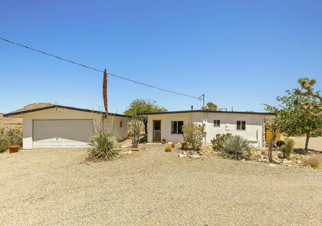 Photo 4 of Single family home for sale at 8669 Via Rocosa Rd, Joshua Tree, CA 92252 | MLS# 219149014PS | Listing updated on 2026-06-11
