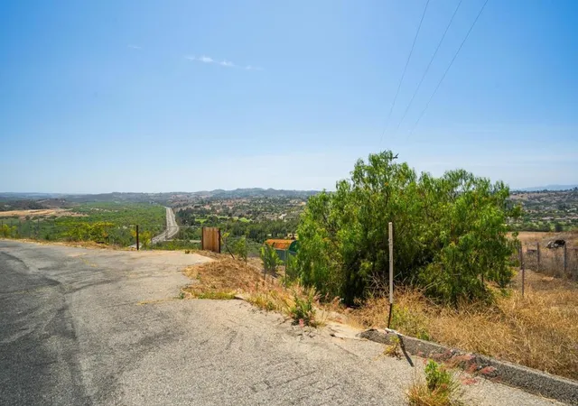 2nd image of 3503 Monserate Hill Rd, Fallbrook, CA 92028 | MLS# PTP2604450