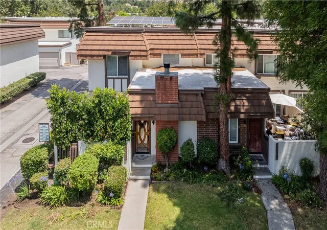 Photo 1 of Townhouse for sale at 22170 James Alan Cir #1, Chatsworth, CA 91311 | MLS# SR26121771 | Listing updated on 2026-09-28