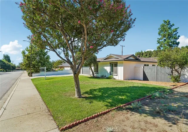 Photo 2 of Single family home for sale at 587 Sycamore Ave, Claremont, CA 91711 | MLS# CV26122011 | Listing updated on 2026-10-02