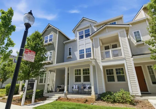 2nd image of 107 Infinity Wy, Mountain View, CA 94043 | MLS# ML82047859