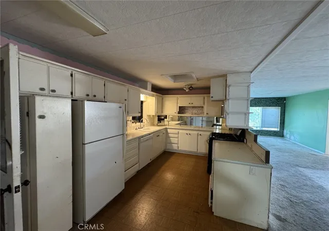 Homes for sale in Hemet, CA | 140 San Carlos Dr, Hemet, CA 92543 | MLS# IV26126477
