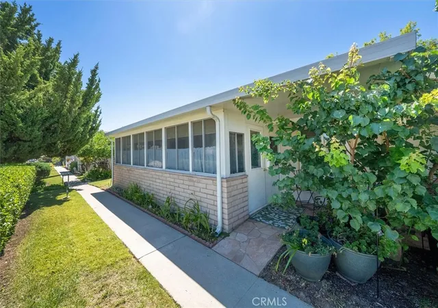 Photo 2 of Condo for sale at 26742 Whispering Leaves Unit B, Newhall, CA 91321 | MLS# SR26124697 | Listing updated on 2026-06-11