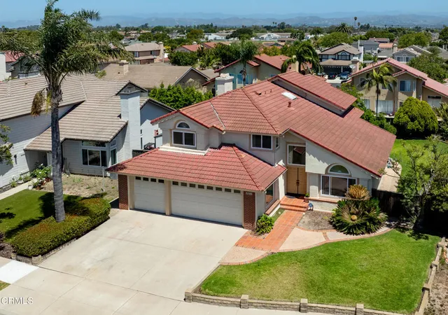 Homes for sale in Oxnard, CA | 2011 Lennox Ct, Oxnard, CA 93030 | MLS# V1-36918