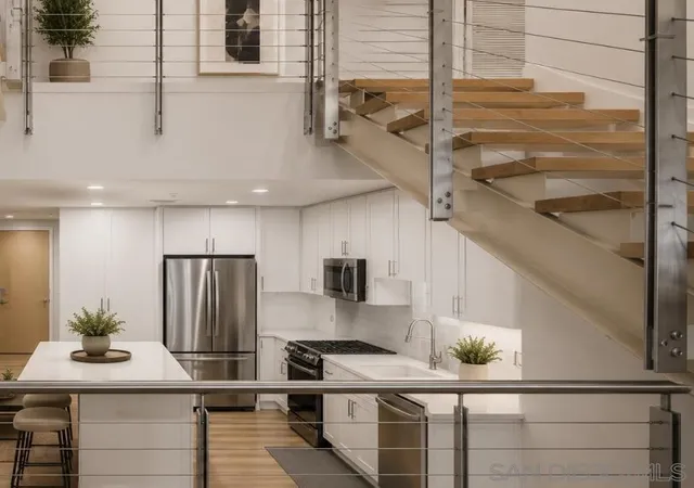 3rd image of 1150 J, San Diego, CA 92101